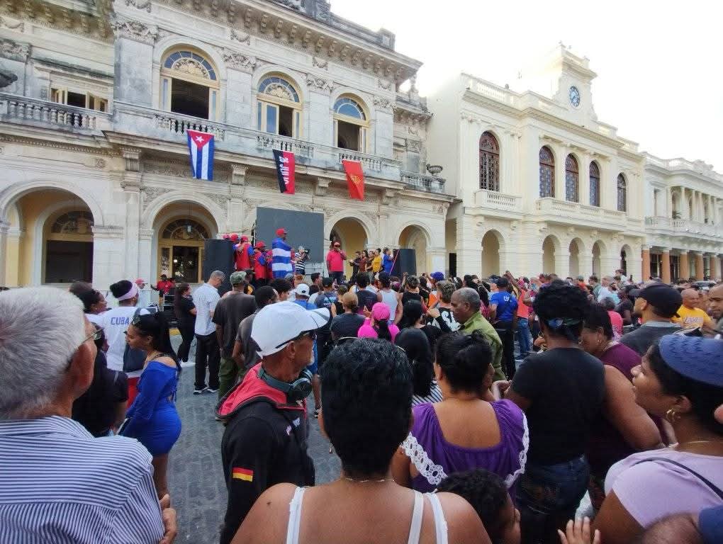 Recibimos hoy a nuestros pequeños campeones, medallistas de bronce en la Serie Latinoamericana de las Pequeñas Ligas de Béisbol desarrolladas en la hermana tierra mexicana.
#VillaClaraConTodos 🇨🇺