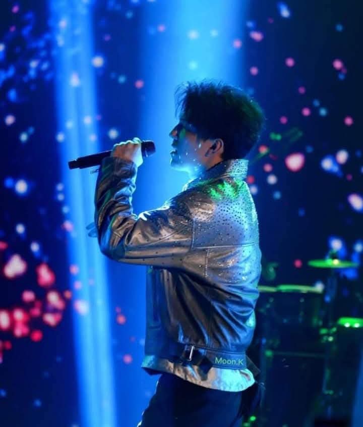 DimashMX's tweet image. El arte de Dimash es un idioma sin fronteras, donde el corazón entiende antes que el oído, su voz es un puente entre lo humano y lo divino, entre el dolor y la esperanza
A CONCERT FOR YOU #DimashOnStage