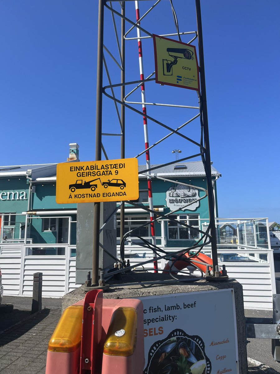 otsukisama____'s tweet photo. 最北の都市といわれるアイスランドのレイキャビク。街全体がまるでアートなドラマチックな世界が日常に溶け込んでいる素敵な国。 https://t.co/w439mKViIF