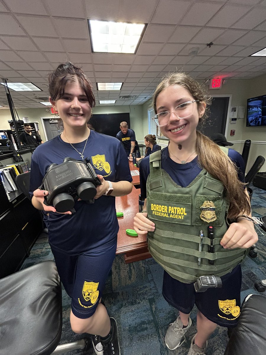 IrondequoitPD's tweet photo. 2
We are hoping to give our cadets exposure to all aspects of Law Enforcement and foster the desire to join our ranks in the future! 
Thanks to Mark’s Pizzeria and Chick-fil-A Irondequoitfor the lunches.  
It will be an action packed next 3 days! https://t.co/Lrgnu5rINH