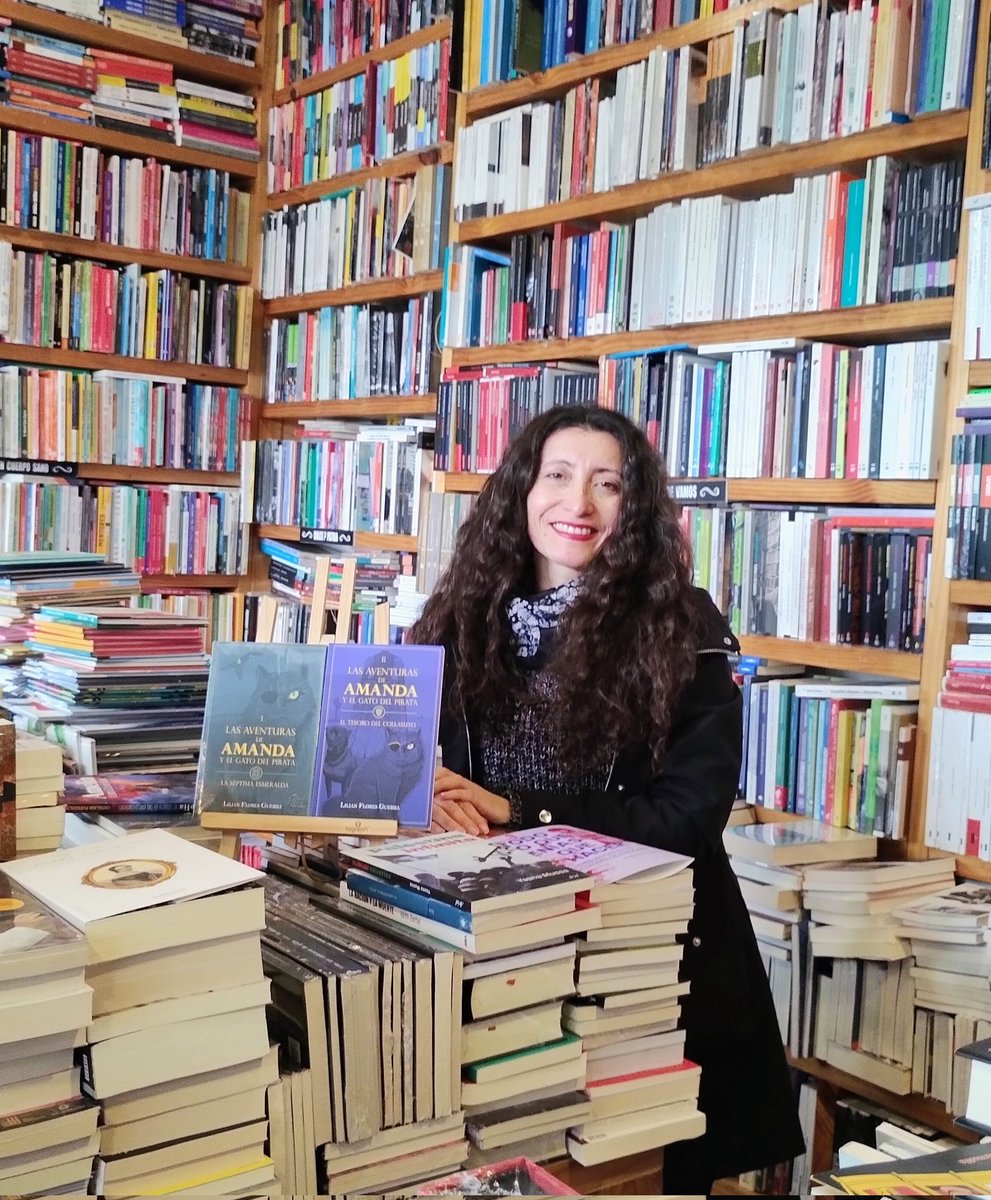 Saludos desde la librería Qué Leo Tobalaba Mil <a href="/queleomil/">Qué Leo Tobalaba Mil</a>, donde ya tienen los dos libros de la saga de Amanda y el gato del pirata. ¡Vengan donde la librera feliz!

Tobalaba 5151, #Ñuñoa. Metro Príncipe de Gales.

<a href="/EdicionesdelGa2/">Ediciones del Gato</a>