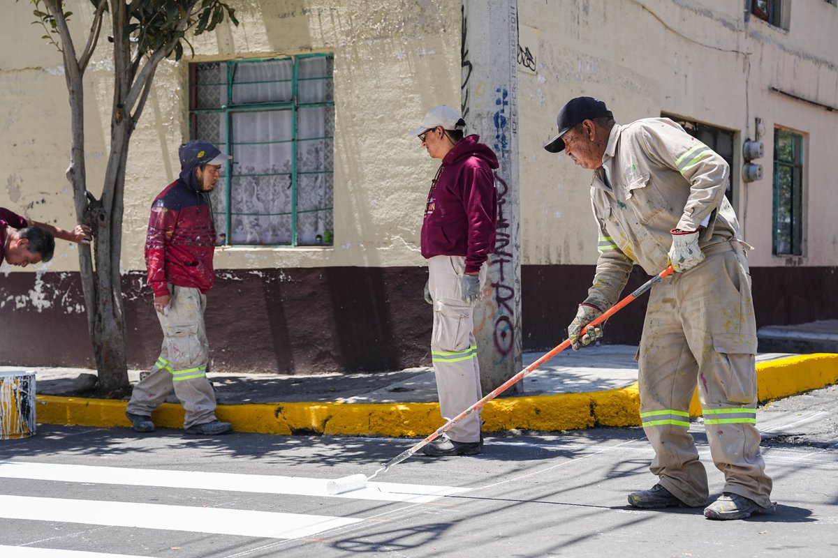 Alcaldía Tlalpan (@tlalpanal) on Twitter photo Cantera Puente de Piedra se transforma con el corazón y la fuerza de su gente. 🧹💪🏼
Hoy, en #LaAlcaldíaMásLimpia , junto a nuestra Alcaldesa <a href="/Gabyosoriohdz/">Gaby Osorio</a> , y con el apoyo de vecinas, vecinos y servidores públicos, realizamos un Tequio lleno de energía y compromiso: poda, Cantera Puente de Piedra se transforma con el corazón y la fuerza de su gente. 🧹💪🏼
Hoy, en #LaAlcaldíaMásLimpia , junto a nuestra Alcaldesa <a href="/Gabyosoriohdz/">Gaby Osorio</a> , y con el apoyo de vecinas, vecinos y servidores públicos, realizamos un Tequio lleno de energía y compromiso: poda,