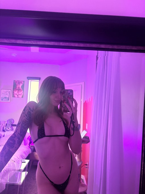 Watch harper 🧸🎀's leaked NSFW photo on TwXstars