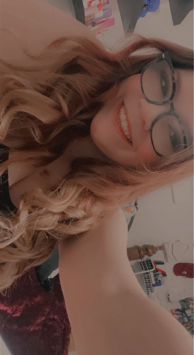Goddess_Ana2001's tweet photo. “You’re not broke, you’re just badly trained. Tribute, loser 💅” https://t.co/Cj15mQVdWO