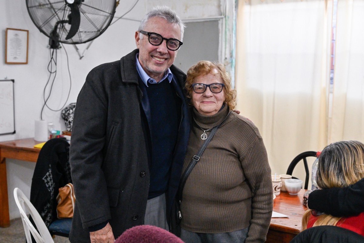 ZamoraJulio's tweet photo. Compartí una reunión con la comisión directiva del Centro de Jubilados "Amor de Benavídez", donde conversamos sobre sus necesidades actuales e inquietudes. 
#TigreEsMiVida https://t.co/f2iEcDIKBR