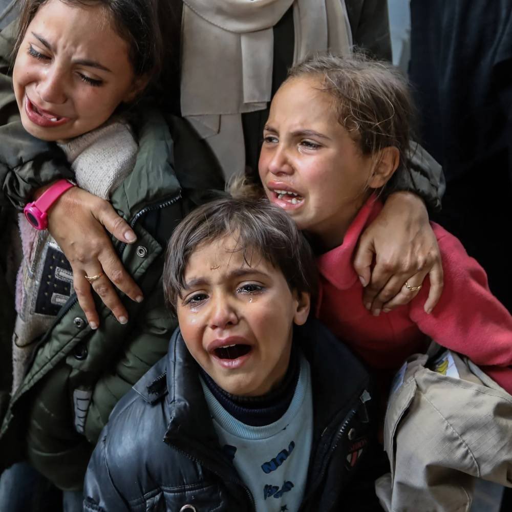 anonymousrefu's tweet image. Gaza bleeds beneath an open sky,
while the world watches in silence.
This isn’t just war —
it’s the soul of humanity on trial.
#GazaSystematicsStarvation 
#Gaza
#FreePalestine
#GazaGenocide
#HumanityFailed
#IsraeliTerrorists 
#ZionismIsTerrorism