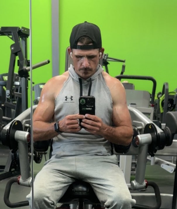 Exhaust the body, tame the mind. <a href="/danmartell/">Dan Martell</a> 
#KeepHammering🔨