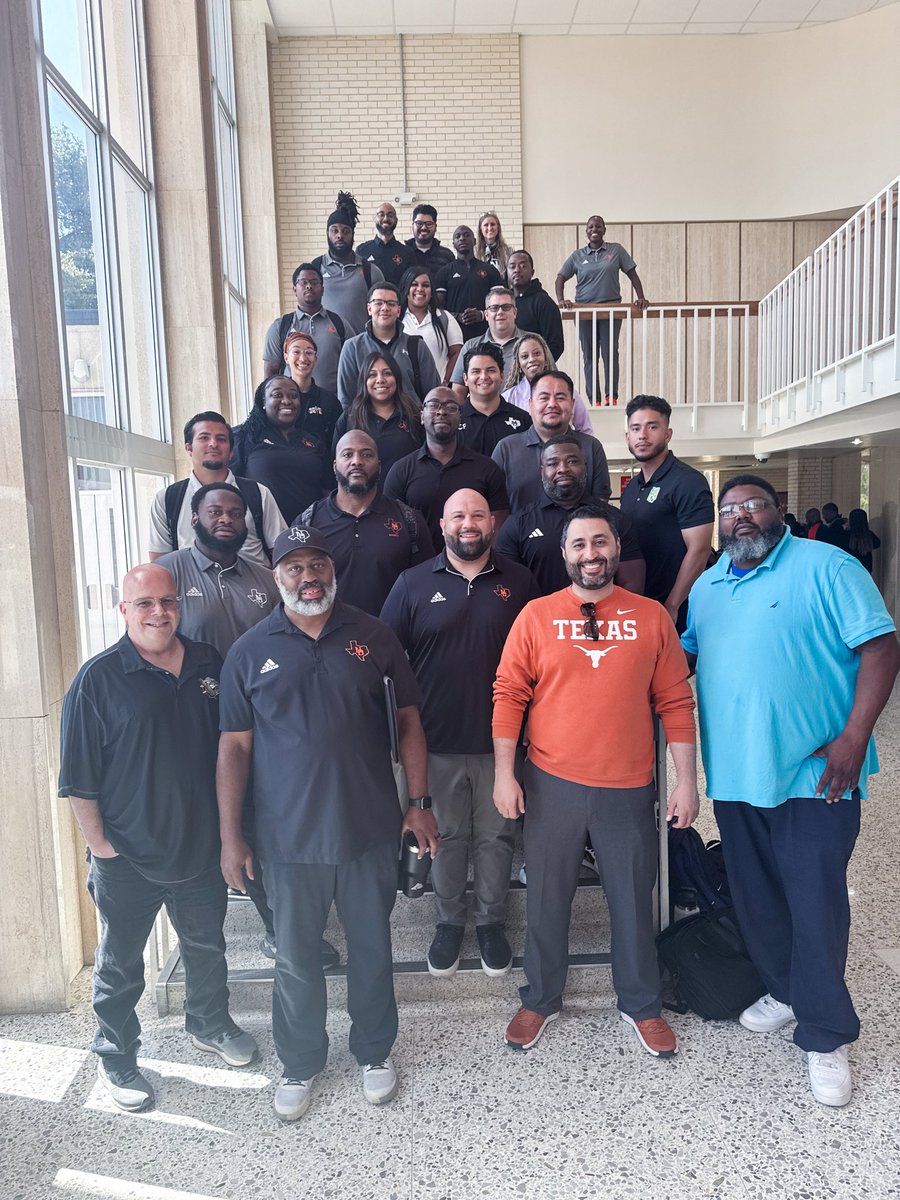 Annual Back to school kickoff with the North Dallas Staff. Excited for a great year coming up!

#PlayBIGDallas

#BulldogCountry