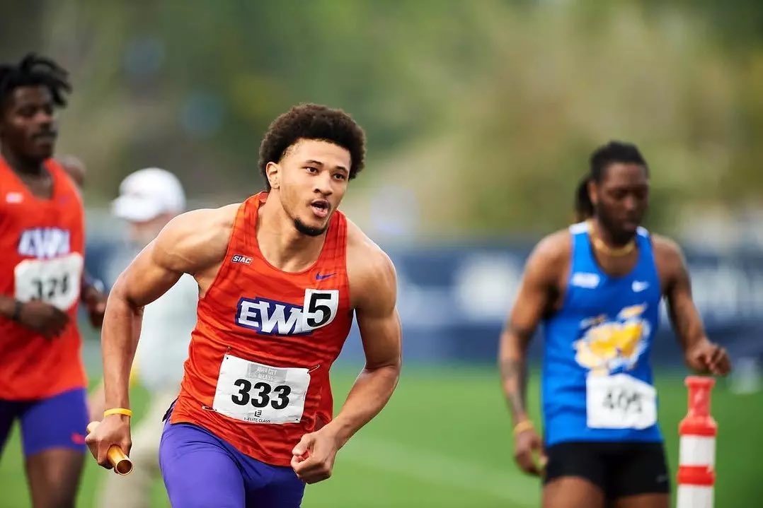 Jalen Hardiman (@tmujay_) on Twitter photo #AGTG After a great talk with <a href="/TheRealCoach_G/">Steven A. Gonzalez 🇵🇷</a> I am Extremely blessed to receive an offer from Edward Waters university <a href="/CoachKLacey/">Coach Kendall Lacey</a> <a href="/jarereimonenq/">Jarius Reimonenq</a> <a href="/CoachKClark2/">KeMari “KC” Clark</a> <a href="/CoachTylerHobbs/">Tyler Hobbs</a> <a href="/MarcusThornton/">Marcus Thornton</a> #AGTG After a great talk with <a href="/TheRealCoach_G/">Steven A. Gonzalez 🇵🇷</a> I am Extremely blessed to receive an offer from Edward Waters university <a href="/CoachKLacey/">Coach Kendall Lacey</a> <a href="/jarereimonenq/">Jarius Reimonenq</a> <a href="/CoachKClark2/">KeMari “KC” Clark</a> <a href="/CoachTylerHobbs/">Tyler Hobbs</a> <a href="/MarcusThornton/">Marcus Thornton</a>