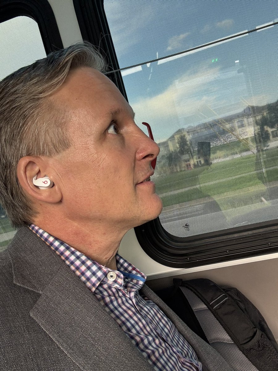 BradMillerPSTA's tweet photo. @RidePSTA  is always moving forward! #PublicTransportation https://t.co/wGWIdrywjE