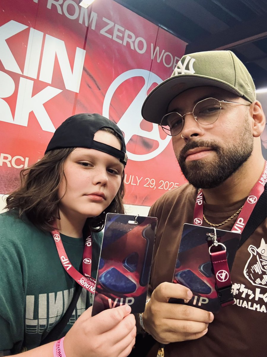 IV | Jorel Blu (@jorelblu) on Twitter photo VIP & front row at tonight’s <a href="/linkinpark/">LINKIN PARK</a> concert 🫶🏼 he put his cool face on for the photo 😆 VIP & front row at tonight’s <a href="/linkinpark/">LINKIN PARK</a> concert 🫶🏼 he put his cool face on for the photo 😆