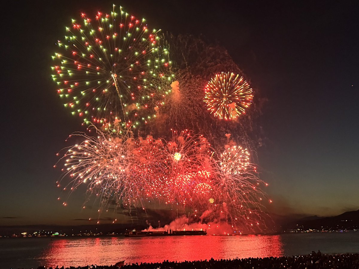 MikeKlassen's tweet image. Three unforgettable nights of fireworks lit up Vancouver skies thanks to the Honda Celebration of Light! 🎆

Big thanks to the teams at the Vancouver Fireworks Festival Society, sponsors, and volunteers who made it all happen—including the stunning Proudly Canadian drone show 🇨🇦…
