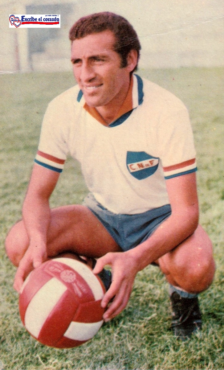 Julio  Montero Castillo.
En la final ante Estudiantes en Perú, íbamos ganando 2  a 0 y Aguirre Suárez me dice; “Negro, ya nos pegaste a todos, aguantá”.