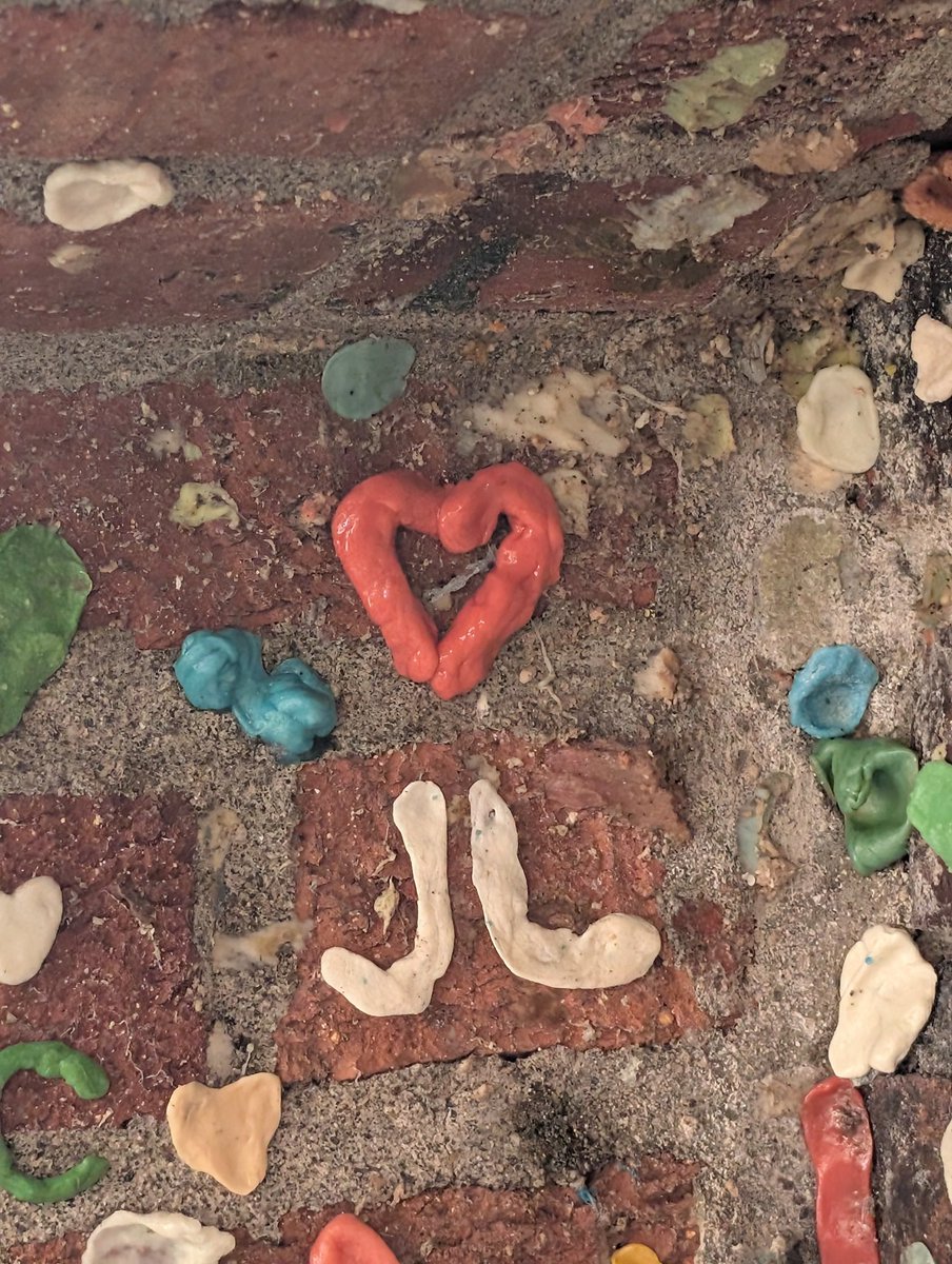 if u can find our gum wall heart i'll give u a bazillion dollars