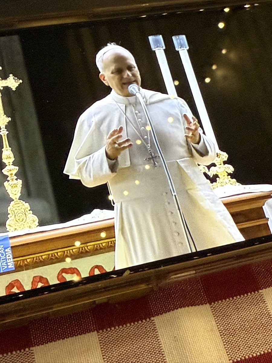 Pope Leo’s first real unscripted moment is a spontaneous speech at the end of the opening Mass for the Jubilee of Youth, calling for peace &amp; reminding young people they are the light in our world. 

Unmatched vibes of this man. 

Rome is so alive right now.