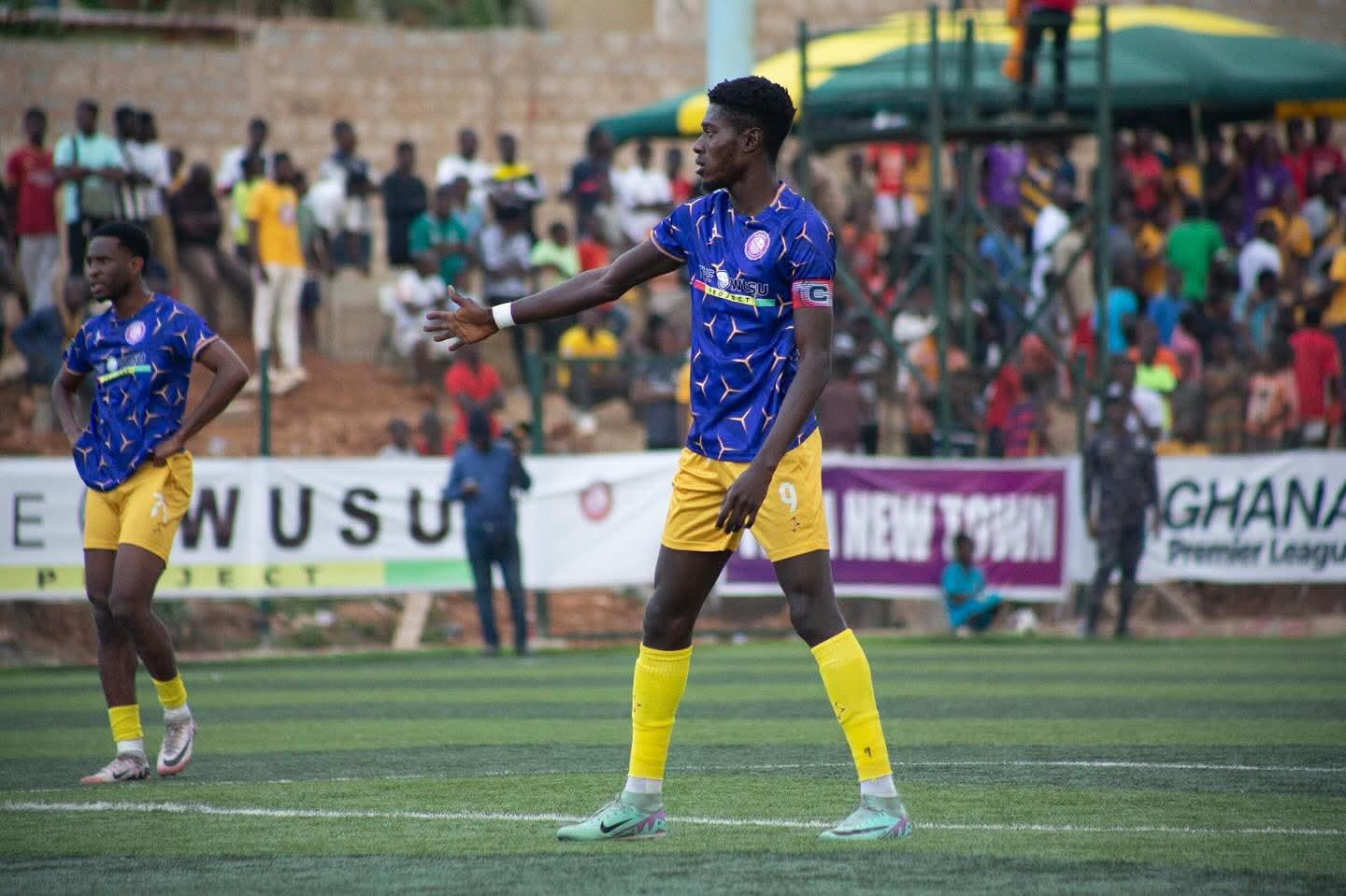 Frank Abora Duku\'s move to Hearts of Oak falls through