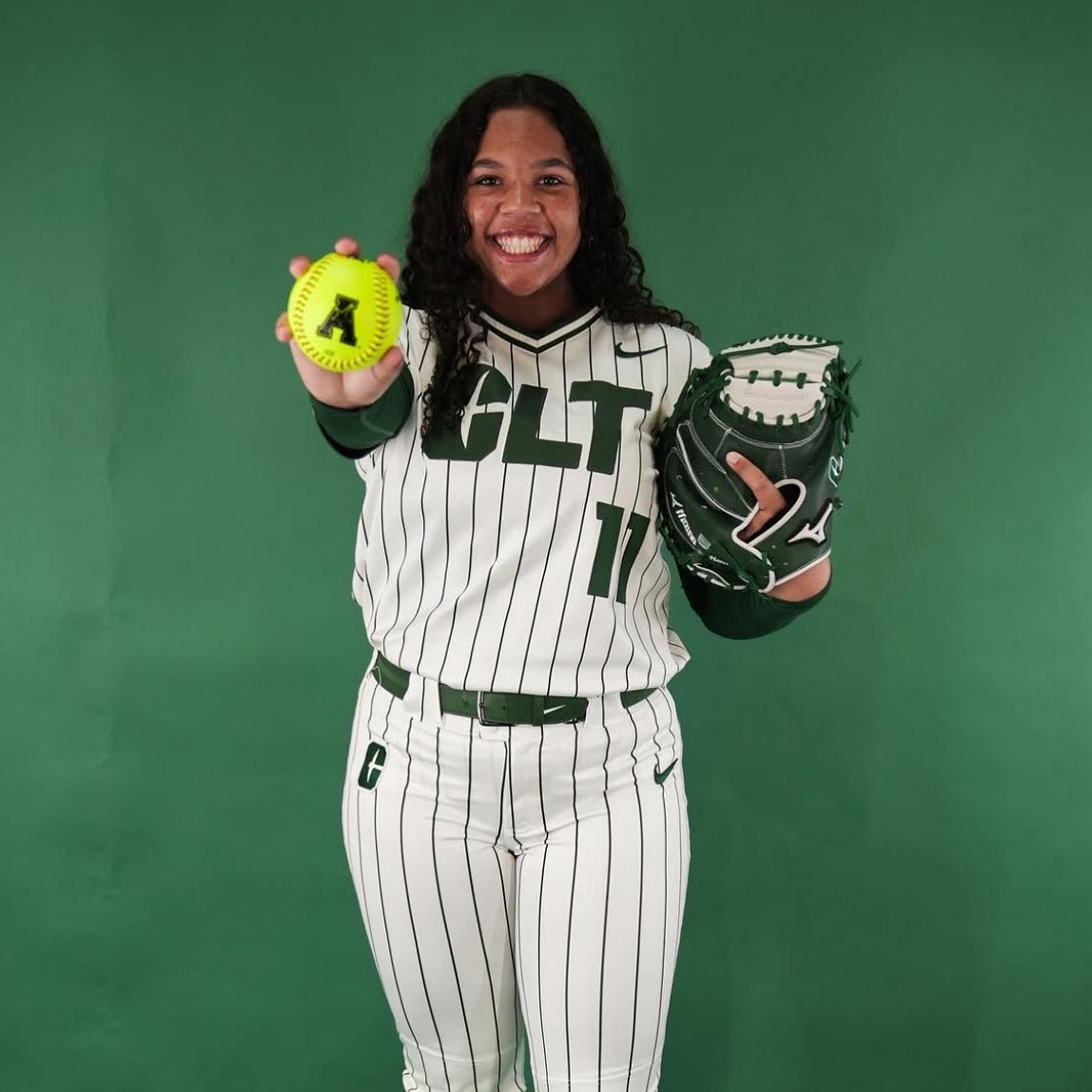 Team North Carolina (Hinde) (@teamnchinde) on Twitter photo NEXT UP: We are excited to welcome <a href="/CharlotteSB/">Charlotte Softball</a> commit C|INF <a href="/AveryHouseton/">Avery Houseton</a>!
Avery is from Charlotte, NC where she is a rising senior at Covenant Day High School.
Welcome to Team NC Hinde Houseton Family!! #TeamNC NEXT UP: We are excited to welcome <a href="/CharlotteSB/">Charlotte Softball</a> commit C|INF <a href="/AveryHouseton/">Avery Houseton</a>!
Avery is from Charlotte, NC where she is a rising senior at Covenant Day High School.
Welcome to Team NC Hinde Houseton Family!! #TeamNC