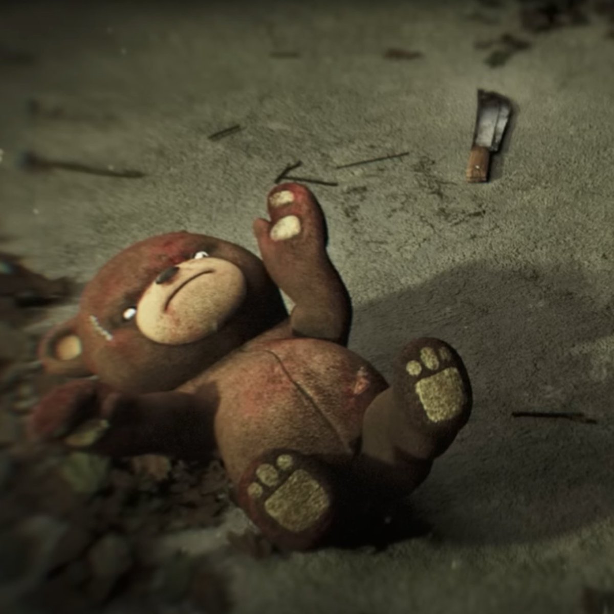 MY BABY NAUGHTY BEAR IN THE OPENING OF THE WALKING DEAD CHAPTER 😍