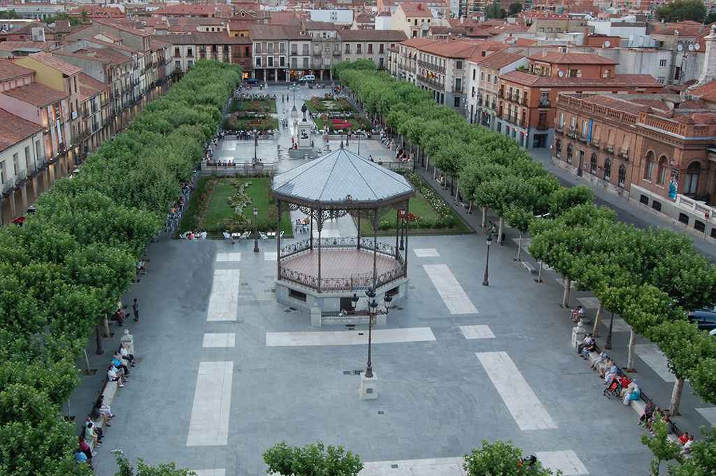 ¡Alcalá como nunca la habías visto! 🏛️ 

Tanto si vienes por primera vez como si quieres verla con otros ojos, la visita guiada diaria es el plan perfecto para conocer Alcalá de Henares... ¡con un guía experto! 💡

💸 Por solo 8€
📲 visitalcala.es/visita-municip…

#AlcaláEnamora