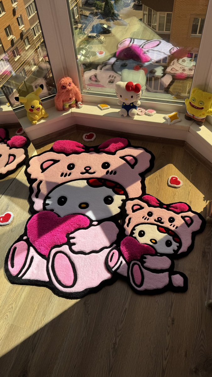 popifluffs's tweet image. Calling all Hello Kitty fans! 🎀💗
Our rugs are here to make your space 10x cuter.
You know you need one 😽

#HelloKitty #hellokittycore #pasteldecor #handmaderugs