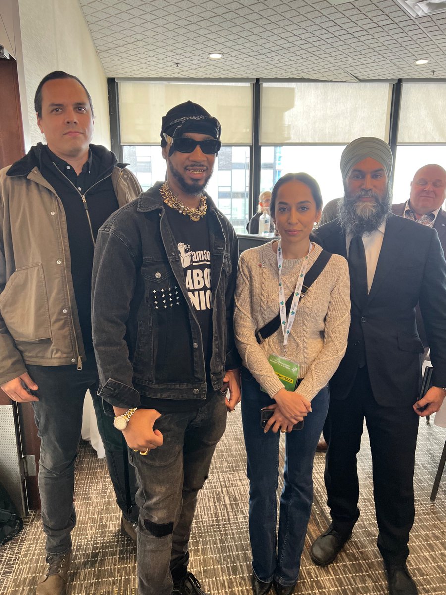 Aminah 🌹 (@aminahsheikh) on Twitter photo To our comrade, trade unionist Chris Smalls <a href="/Shut_downAmazon/">Christian Smalls</a> your dedication to the international working class and poor will never go unnoticed by us. End the illegal Israeli occupation, apartheid and genocide on Palestine. 🇵🇸 To our comrade, trade unionist Chris Smalls <a href="/Shut_downAmazon/">Christian Smalls</a> your dedication to the international working class and poor will never go unnoticed by us. End the illegal Israeli occupation, apartheid and genocide on Palestine. 🇵🇸