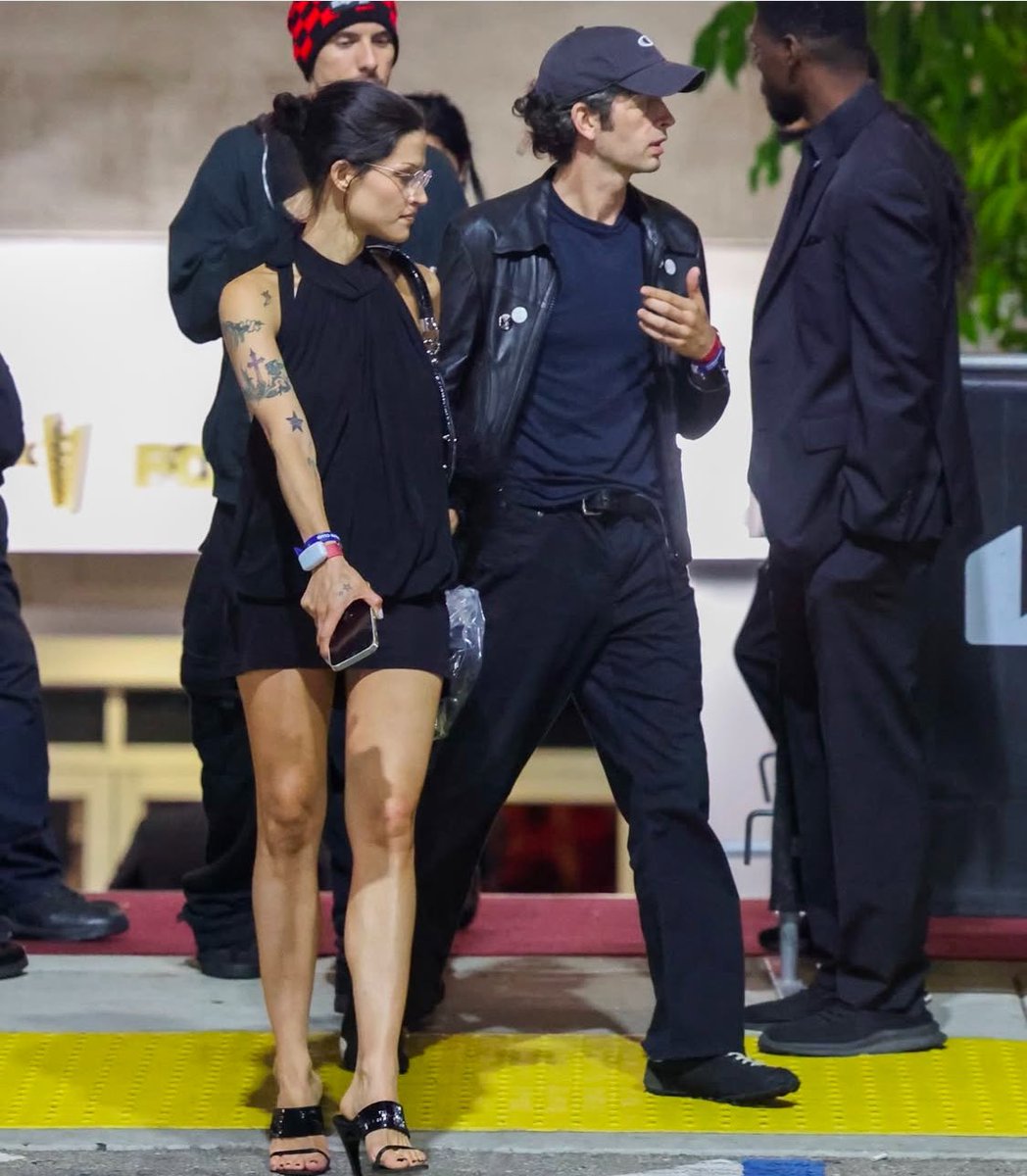 Andrea Valpop tweet media