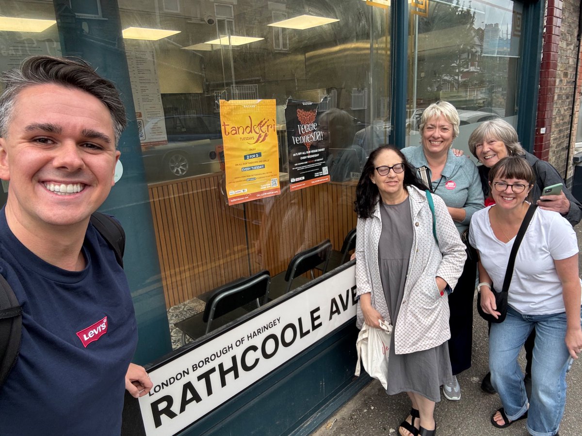 Great to be out on the doors tonight chatting with Rathcoole residents, picking up casework and discussing the Council’s work to improve #Hornsey. (If that’s even possible!)