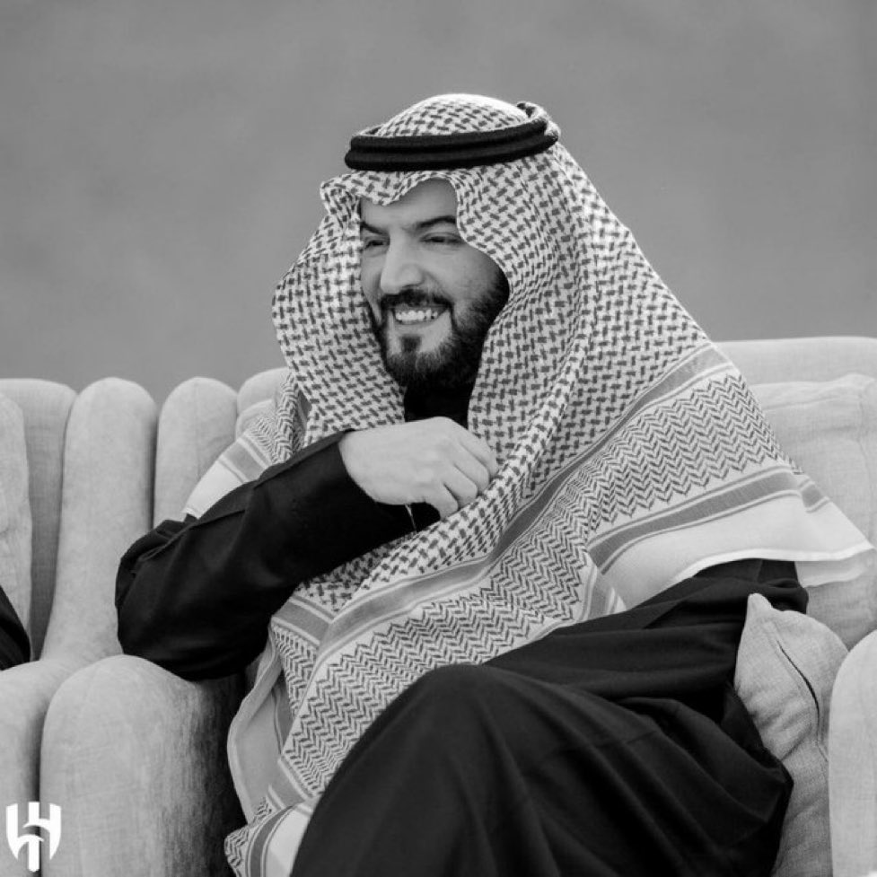 اكثر ما يهمني وما يلحقني فيه شكه انه عاشق هلالي وهذا المهم 
ما توفق في آخر فترته الله يستر عليه ويوفقه وشكرًا على الايام الجميله فقط