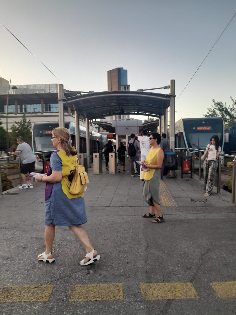 İzmir Mor Dayanışma tweet media