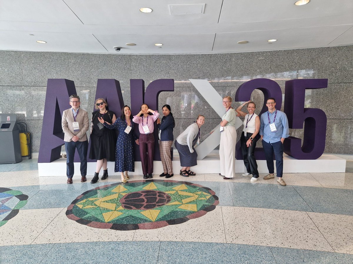 LBDPIA's tweet photo. Our #LBDPIA at #AAIC25 🤩🧠
Just a bunch of #Lewy research loving, community dedicated, brilliant minds... Hiii to all our wonderful members who couldn't make it in person 🤗 But worry not! #LewyBodyDementia research is in good hands and we keep pushing no matter where we are 💜 https://t.co/p2vAOxwnii