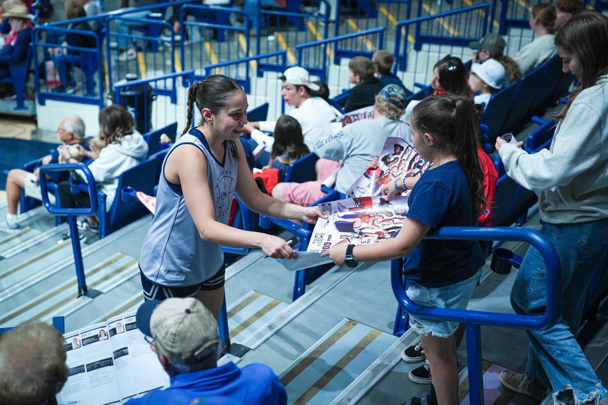 We ❤️ our fans 

Can’t wait to see the Zag family at our meet and greet tomorrow! 

#WinningInTheCommunity