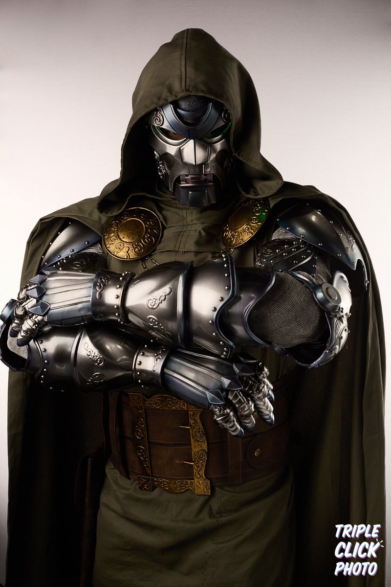 Rogues_Cosplay's tweet photo. With #FantasticFourFirstSteps making waves in theaters, here's our Legendary Doctor Doom cosplay build! 

Armor is 3D printed in @HATCHBOX3D pla on our @Creality3dP K2 Plus! Printed, sanded, painted, and weathered by us. Models by  Johan 3d Printmaster. https://t.co/LOGLTz01H1
