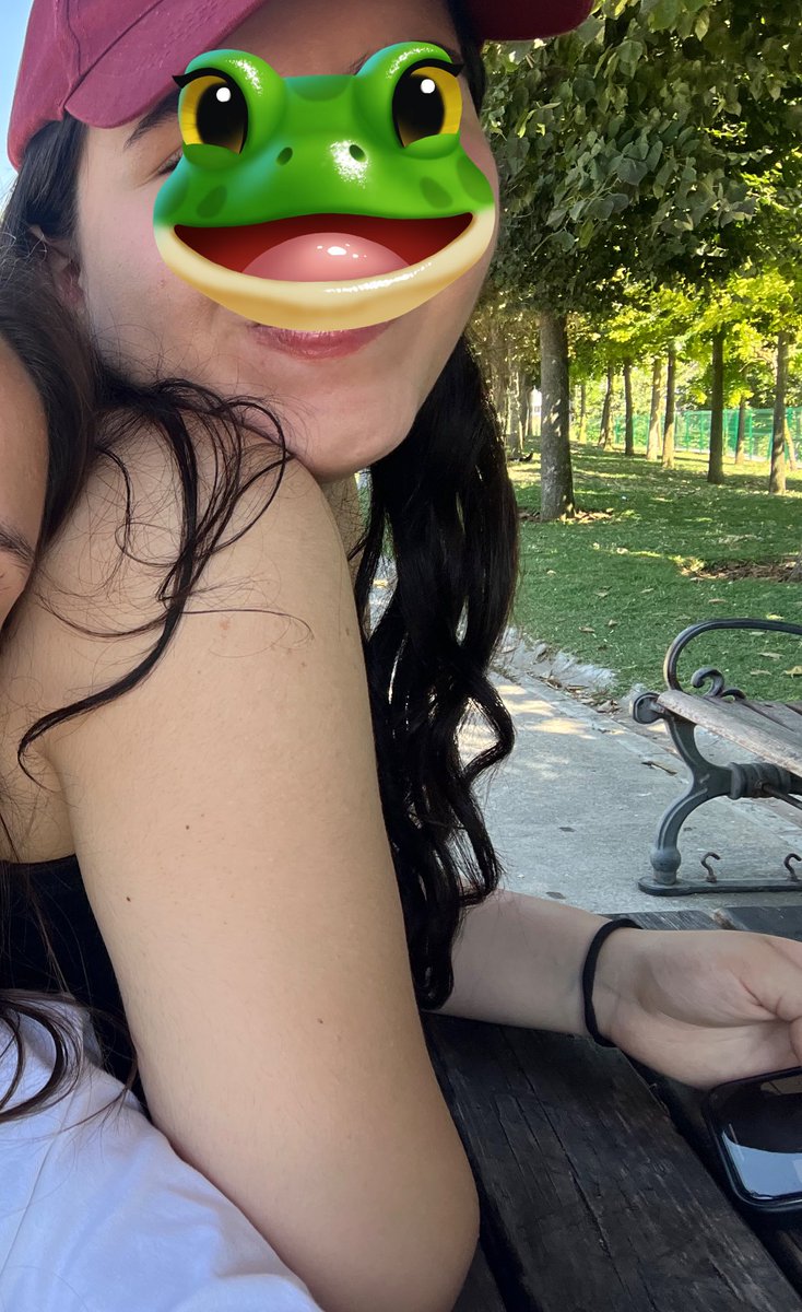 Durup dururken sacları kıvrılan kızlar😇😇