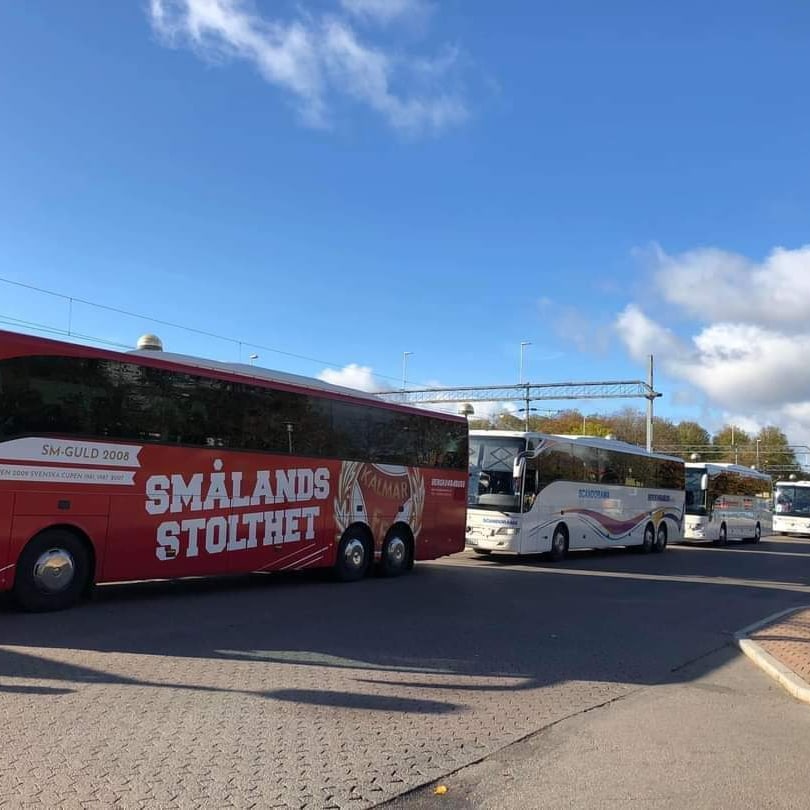 Det tog inte mer än 5 minuter.
2 bussar till Trelleborg är nu KNÖKFULLA och alla som bokar sig från och med nu hamnar på reservlista.

Det är helt underbart att se engagemanget för vår älskade förening och att ni väljer att resa med KFFSU till bortamatcherna.

Väl mött på lördag!