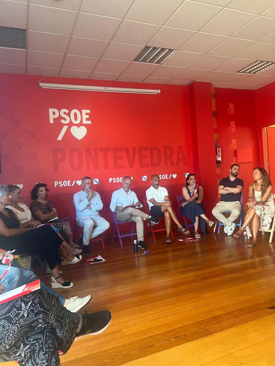 📍 Hoxe reuniuse a Executiva Provincial do PSdeG-PSOE de Pontevedra, liderada por David <a href="/regades/">David Regades</a>.

Para analizar datos, avaliar o traballo feito e preparar as estratexias de cara ao curso político que arrinca en setembro.

💡 Temos ideas, temos equipo.
🗳️ E temos programa.
