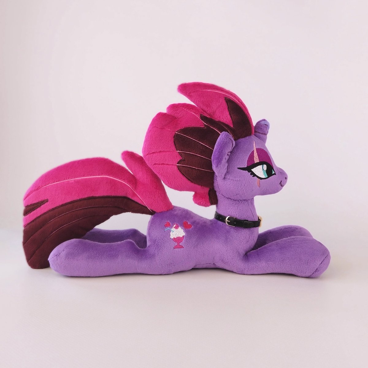 larsen_toys's tweet photo. Size 34 cm/13''
(from front hooves to back hooves)

~ magnet in the muzzle
~ removable necklace
+ ✨plushie magnet accessory

Рriсе $300 + shipping

Plushie will be sent home within a few days after payment 💖

You can pay with your card or use PayPal card
with boosty or hipolink https://t.co/wSlytaHS0h