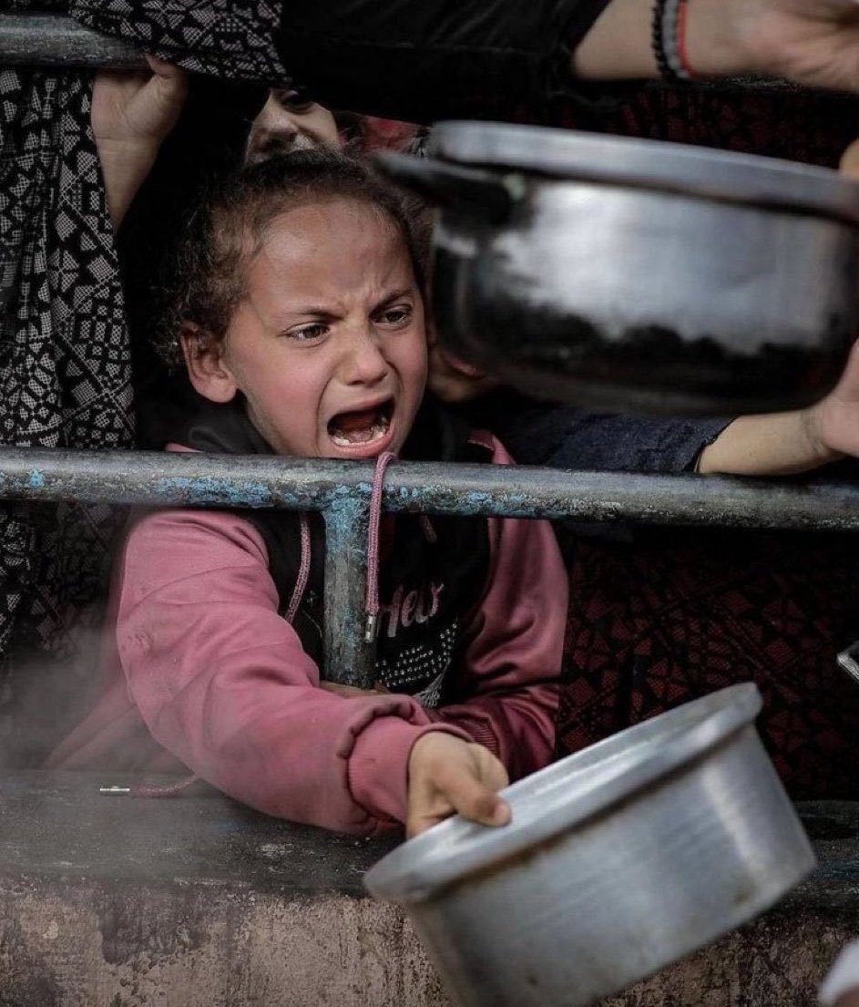 Gazze için ses ver. 
#HearGazasCry