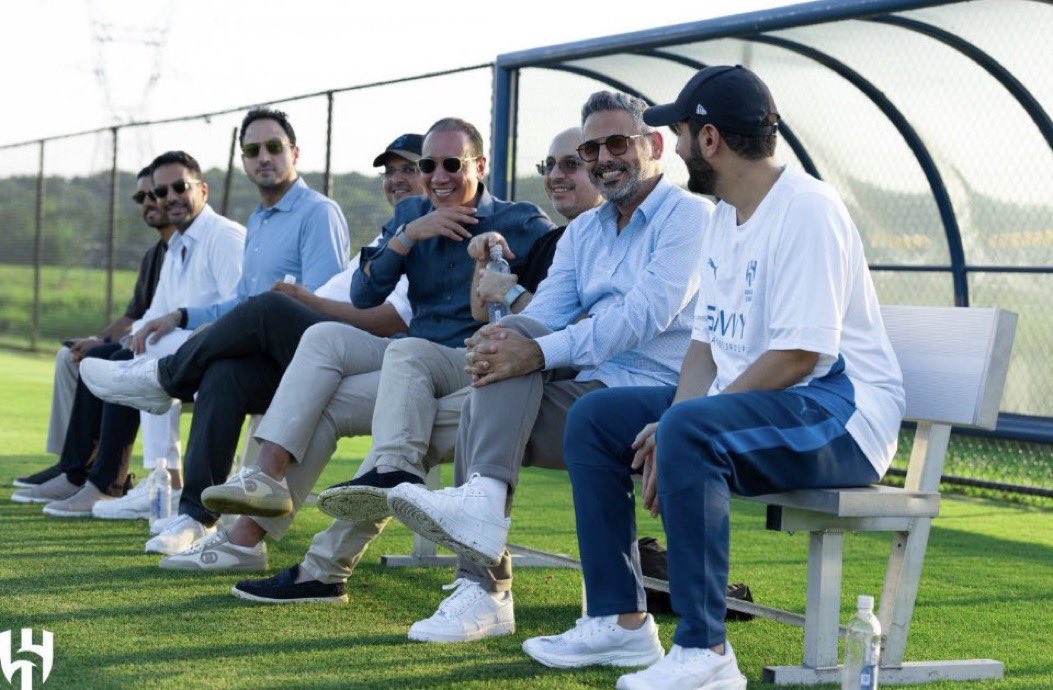 الهلال الان بيد 
الشركة الربحية الخمسة اعضاء
اين دعم الفريق وتجهيزه 
برئاسة الاستاذ عبدالمجيد الحقباني 
وبقية الاعضاء