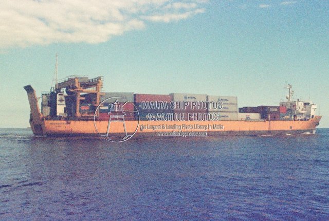 Shipguru's tweet photo. #italianbuilt and #italianowned #Roro #VENTO_DI_MAESTRALE #approaching #marsaxlokkharbour, #Malta - 01.12.2003 - https://t.co/nfgboxcB5B - NO PHOTOS can be used or manipulated without our permission https://t.co/pMwq7UxUkB