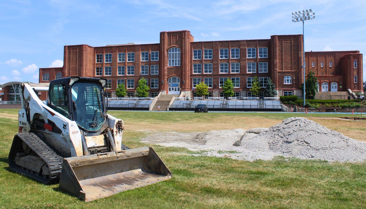ByrneAndJones's tweet photo. Exciting upgrades happening at Maplewood Richmond Heights! 👉 Upon completion students will enjoy a brand new running track, basketball court, and SIS grass field thanks to our crew's hard work this summer.

#AthleticFacilityUpgrade #SportsConstruction #ByrneAndJones https://t.co/VCplEUj8bS