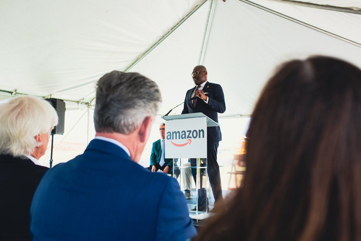 Frank Scott, Jr. (@frankscottjr) on Twitter photo #GrowingForwardLR—Amazon.com renewed its commitment to Little Rock with a new 930,000 sq ft center bringing 1,000 jobs to the <a href="/LittleRockPort/">Little Rock Port Authority</a>. Today is another example of the teamwork strategy we’ll keep using to grow our City and recruit and retain high-paying jobs. #GrowingForwardLR—Amazon.com renewed its commitment to Little Rock with a new 930,000 sq ft center bringing 1,000 jobs to the <a href="/LittleRockPort/">Little Rock Port Authority</a>. Today is another example of the teamwork strategy we’ll keep using to grow our City and recruit and retain high-paying jobs.