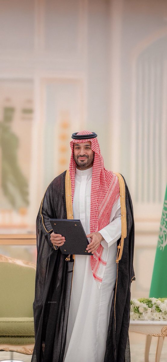 ادعوا له بالتوفيق والنصر...
يعمل ليل نهار من أجل شعبه وشعوب المنطقة والدول العربية والاسلامية واستقرار وازدهار وبناء اوطانهم. 

#زعيم_الشرق_الاوسط 🤍