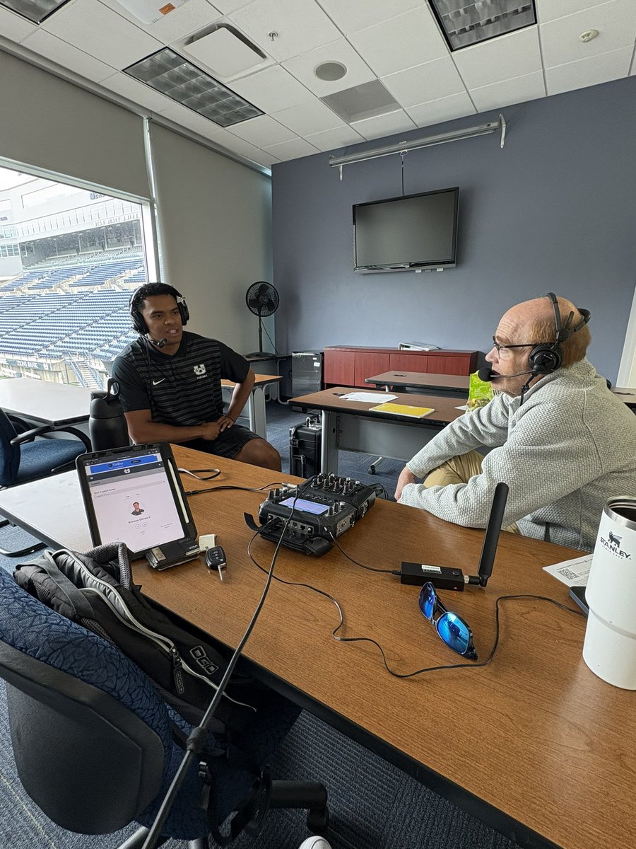 Lloyd Cole (@lloydcolezone) on Twitter photo Utah State LB Bronson Olevao Jr. NOW on 97.5 FM | 1280. #USUMediaDay
🗣️ <a href="/975Hans/">Hans Olsen</a> <a href="/ScottyGZone/">Scott Garrard</a>
📱 <a href="/kslsports/">KSL Sports</a> app
🎧 KSLsports.com/stream
🖥️ YouTube.com/@ksl5sports Utah State LB Bronson Olevao Jr. NOW on 97.5 FM | 1280. #USUMediaDay
🗣️ <a href="/975Hans/">Hans Olsen</a> <a href="/ScottyGZone/">Scott Garrard</a>
📱 <a href="/kslsports/">KSL Sports</a> app
🎧 KSLsports.com/stream
🖥️ YouTube.com/@ksl5sports