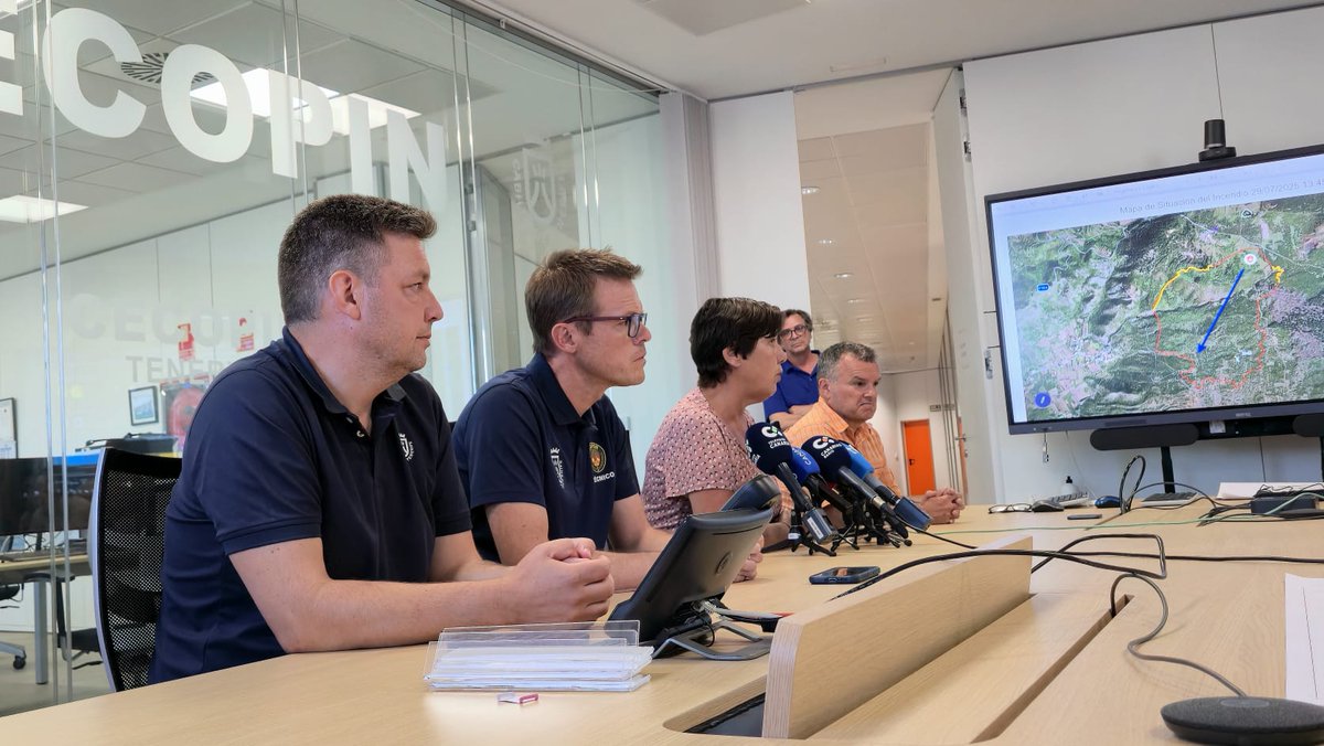🔥 ⚠️ Actualización ⚠️ #IFElTanque🔥

👉 El Cabildo de Tenerife da por 𝗖𝗢𝗡𝗧𝗥𝗢𝗟𝗔𝗗𝗢 el incendio forestal de El Tanque.

El fuego ha afectado a unas 𝟴𝟭 𝗵𝗲𝗰𝘁𝗮́𝗿𝗲𝗮𝘀, aproximadamente, de matorral y retamas. 

👨‍🚒 En la jornada de hoy han intervenido 𝗻𝘂𝗲𝘃𝗲