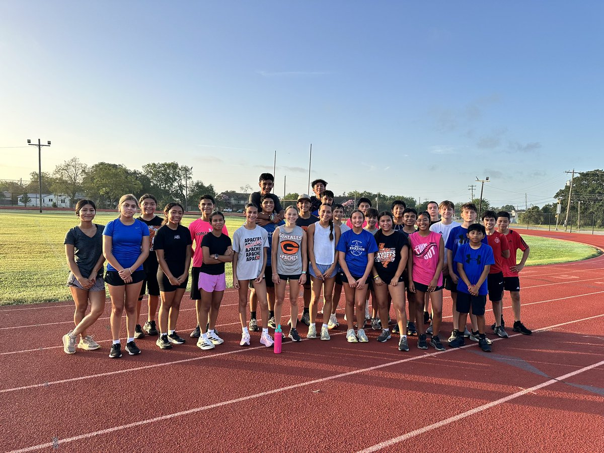 The Apache Cross Country Teamis showing up big! Great workout today… you guys and girls attacked today’s workout making each other better EVERY STEP OF THE WAY!#runtribe
#milesmakechampions