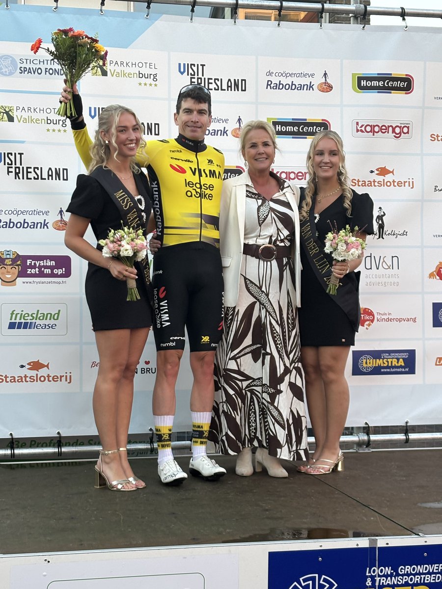 Wielercomité (@wielercomite) on Twitter photo 1 De top 3 🥇<a href="/ThymenArensman/">Thymen Arensman</a> 🇳🇱🥈Jonathan Milan 🇮🇹🥉Ben O’Connor 🇦🇺
2 De winnaar van de superpremie Jonathan Milan🇮🇹
3 De winnaar van de leidersprijs Danny van Poppel🇳🇱
4 De strijdlustigste renner Eduardo Affini🇮🇹
#Surhuisterveen 1 De top 3 🥇<a href="/ThymenArensman/">Thymen Arensman</a> 🇳🇱🥈Jonathan Milan 🇮🇹🥉Ben O’Connor 🇦🇺
2 De winnaar van de superpremie Jonathan Milan🇮🇹
3 De winnaar van de leidersprijs Danny van Poppel🇳🇱
4 De strijdlustigste renner Eduardo Affini🇮🇹
#Surhuisterveen