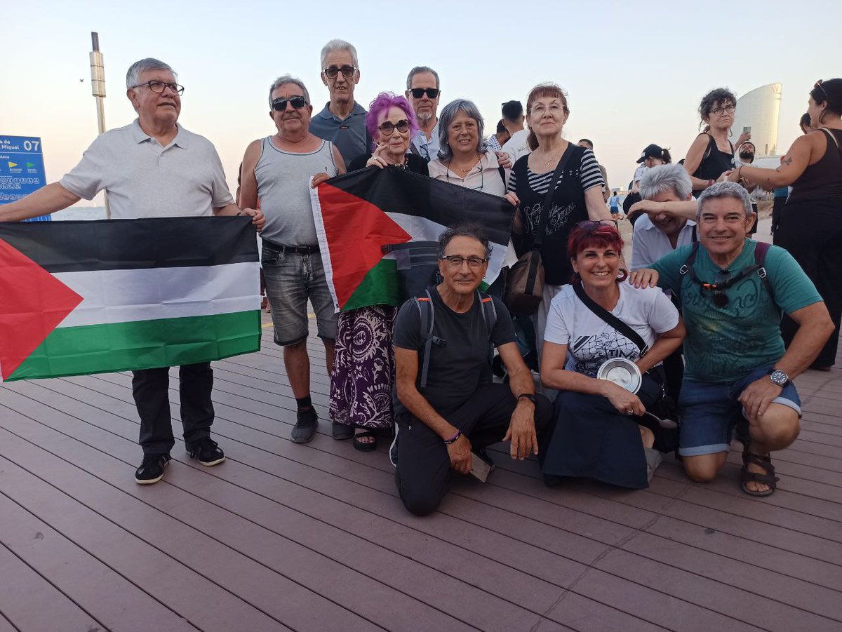 mafalda1pao's tweet photo. Hoy nuestr@s compañer@s de PODEMOS en Cataluña, delante del hospital del mar( Barcelona), una vez más en las calles en defensa de palestina✊💪
#OrgullosamentePodemos
#Podemos
#Cataluña
#Palestina
#StopGenocidio
@PodemCornella
@Chermy13 https://t.co/hIAvJhueqh
