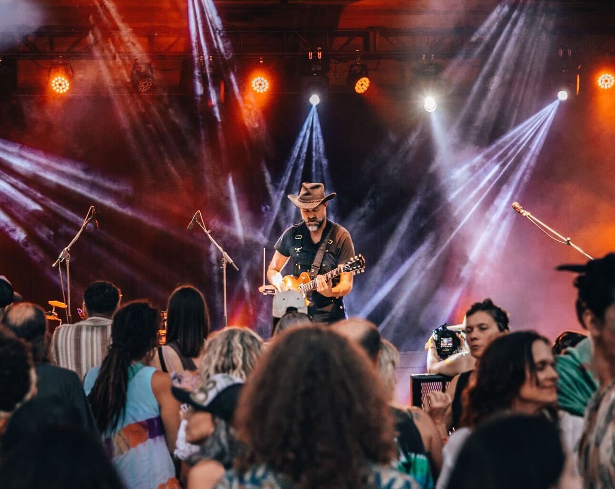 Dirtwire tweet media