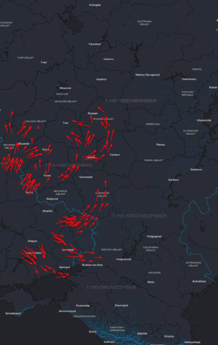 🚨 Drones are approaching Moscow - flight paths now marked on the map.

Major strikes expected.

👉 Moscow residents: step onto your balconies - fireworks incoming.
