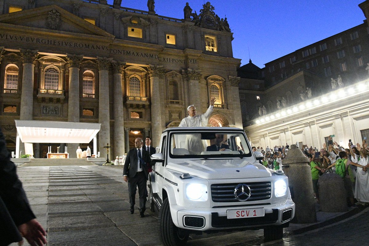 #PapaLeoneXIV: in piazza San Pietro al termine della messa per il Giubileo dei giovani